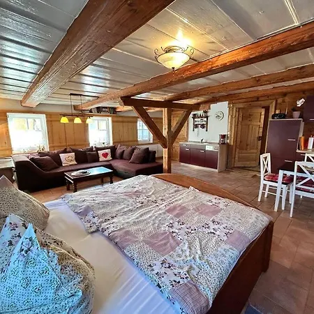 Historische Blockstube Anno 1763 - Romantisches Studio-apartment Mit Infrarot-sauna * Großschönau