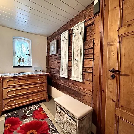 Historische Blockstube Anno 1763 - Romantisches Studio-apartment Mit Infrarot-sauna Apartment Großschönau