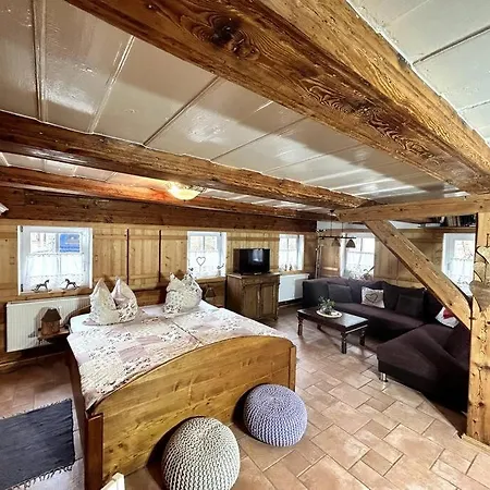 Historische Blockstube Anno 1763 - Romantisches Studio-apartment Mit Infrarot-sauna Apartment Großschönau