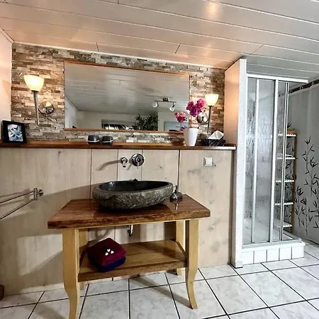 Historische Blockstube Anno 1763 - Romantisches Studio-apartment Mit Infrarot-sauna