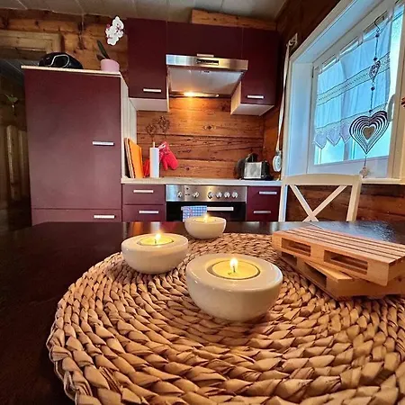 Historische Blockstube Anno 1763 - Romantisches Studio-apartment Mit Infrarot-sauna Apartment *