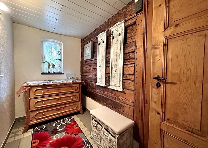 Historische Blockstube Anno 1763 - Romantisches Studio-apartment Mit Infrarot-sauna شقة غروسشوناو