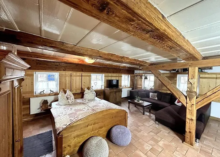 Historische Blockstube Anno 1763 - Romantisches Studio-apartment Mit Infrarot-sauna شقة غروسشوناو