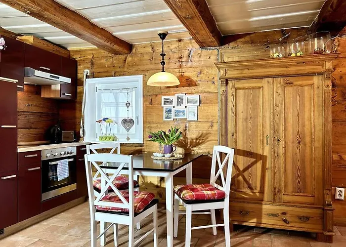 Historische Blockstube Anno 1763 - Romantisches Studio-apartment Mit Infrarot-sauna * غروسشوناو