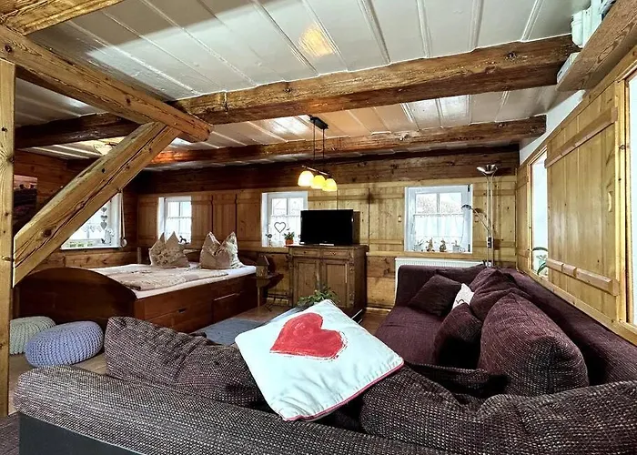 شقة Historische Blockstube Anno 1763 - Romantisches Studio-apartment Mit Infrarot-sauna غروسشوناو